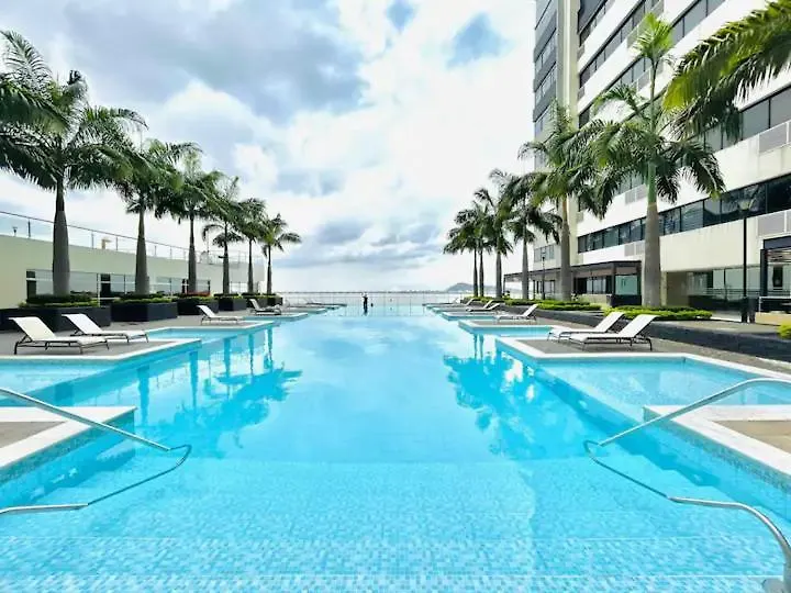 Suite Moderna Con Vista A La Ciudad Y Al Rio En Puerto Santa Ana Guayaquil Apartment