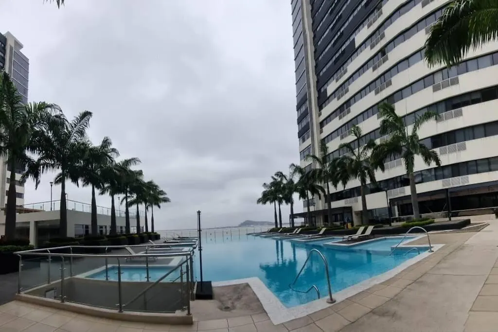 Suite Moderna Con Vista A La Ciudad Y Al Rio En Puerto Santa Ana Guayaquil Ecuador